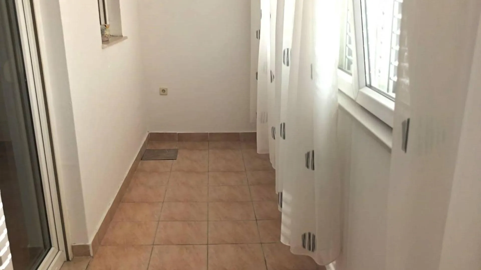 Seaside Okrug Gornji Apartment With Terrace And Patio Trogir